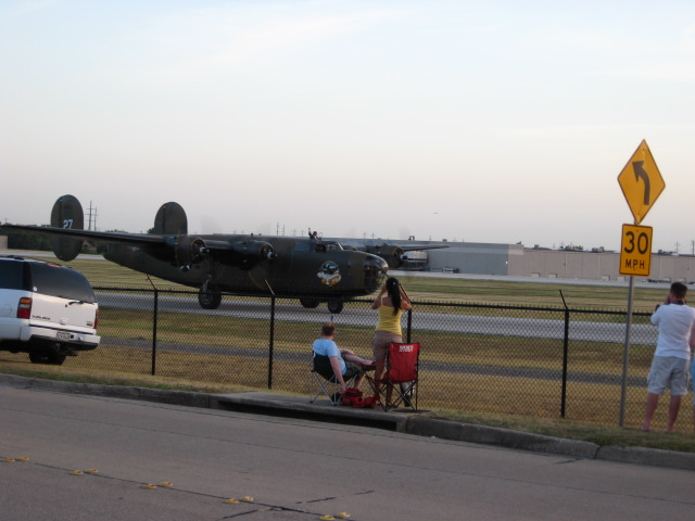 617x456 pixels (77K)